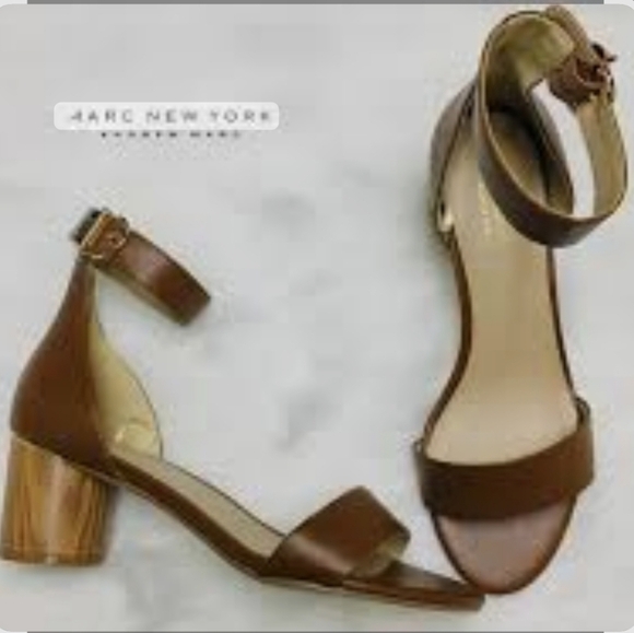 Marc New York Andrew Marc Brown Block Heel open toe Sandals 8 - Picture 1 of 6